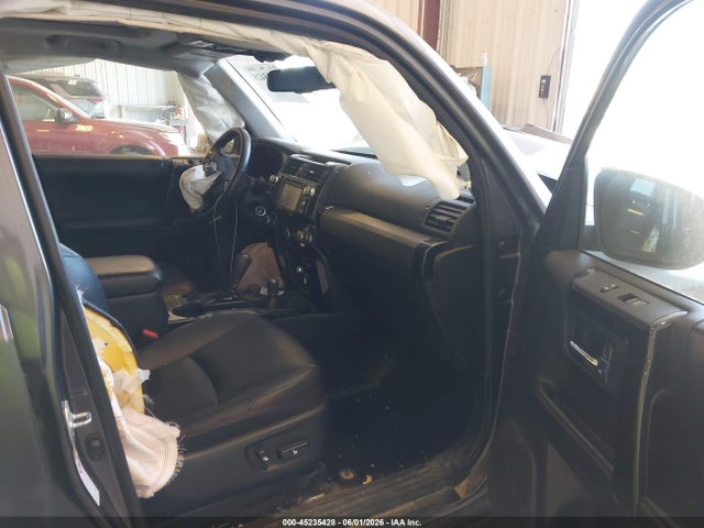 45235428 :رقم المزاد ، JTEBU5JR5H5454455 vin ، 2017 Toyota 4runner Sr5 مزاد بيع