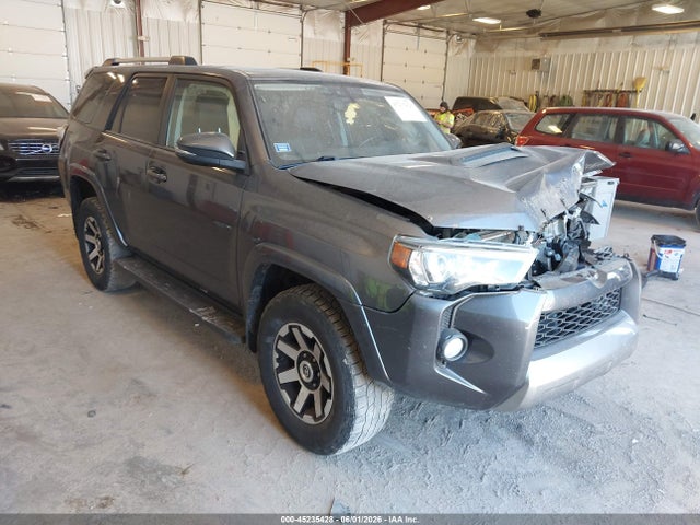 45235428 :رقم المزاد ، JTEBU5JR5H5454455 vin ، 2017 Toyota 4runner Sr5 مزاد بيع