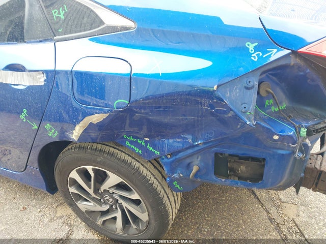 Продажа на аукционе авто 2017 Honda Civic Ex, vin: 19XFC2F70HE064883, номер лота: 45235543