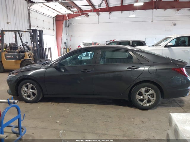 5NPLL4AGXMH046824 Hyundai ELANTRA SE