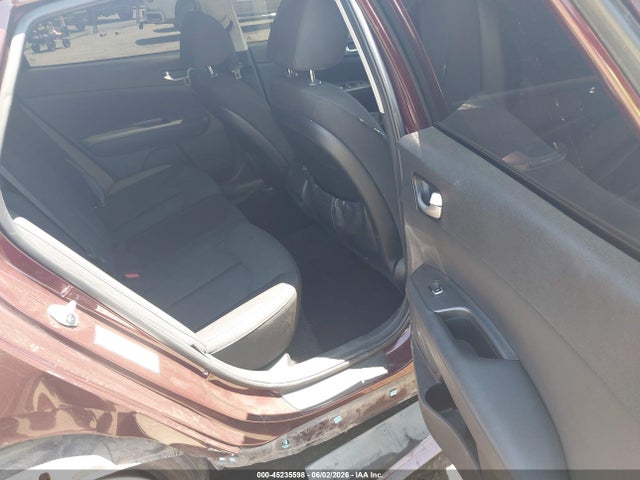 KIA Optima Lx 2017 5XXGT4L36HG153933 Image 8