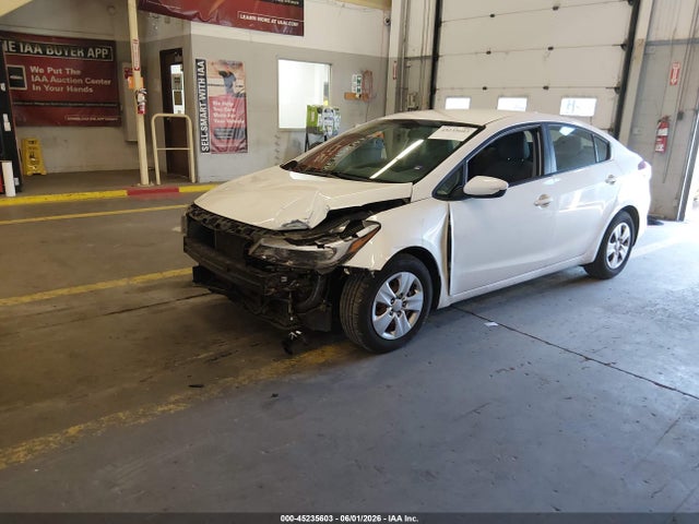 KIA FORTE LX 2018 3KPFL4A73JE262771 Image 2