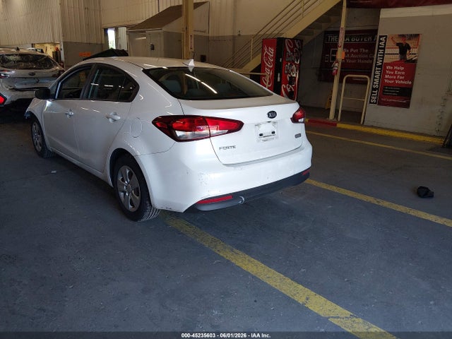 KIA FORTE LX 2018 3KPFL4A73JE262771 Image 3