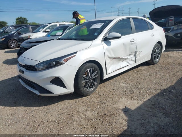 KIA Forte Lxs 2023 3KPF24AD3PE688753 Image 2