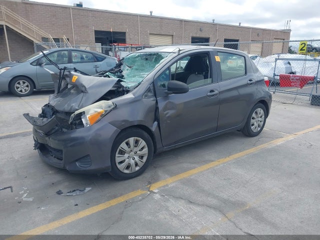 45235702 :رقم المزاد ، JTDKTUD3XDD553202 vin ، 2013 Toyota Yaris Le مزاد بيع