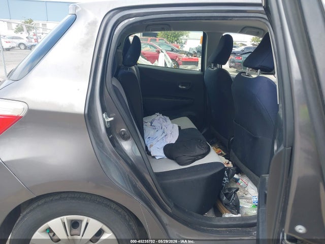 45235702 :رقم المزاد ، JTDKTUD3XDD553202 vin ، 2013 Toyota Yaris Le مزاد بيع