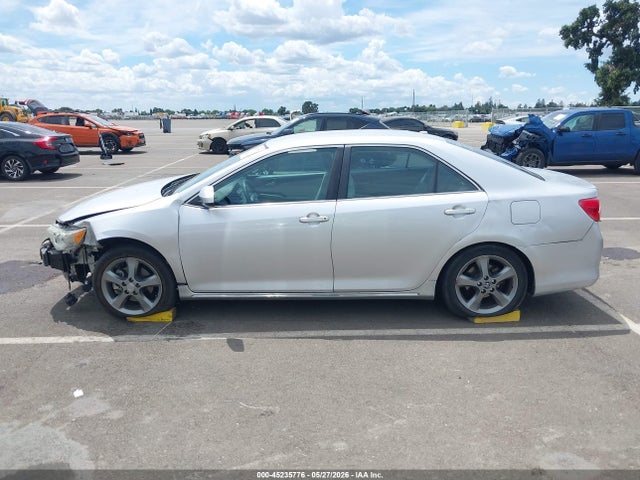 4T1BD1FKXEU120556 Toyota Camry Hybrid Xle