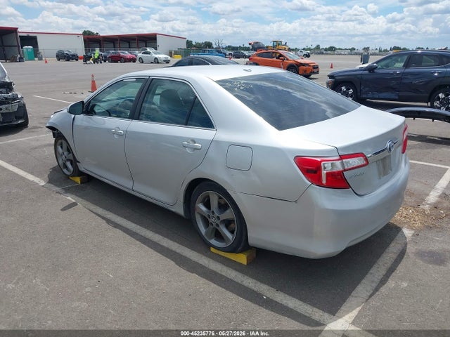 4T1BD1FKXEU120556 Toyota Camry Hybrid Xle