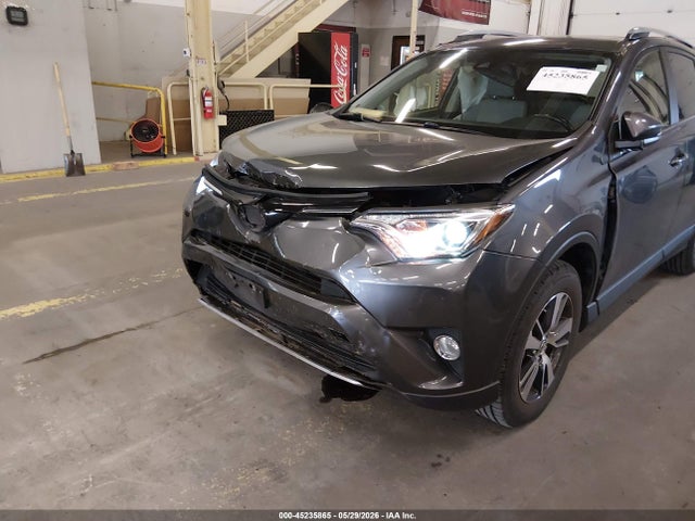 2018 Toyota Rav4 Xle მანქანა იყიდება აუქციონზე, vin: JTMRFREV9JD255092, აუქციონის ნომერი: 45235865