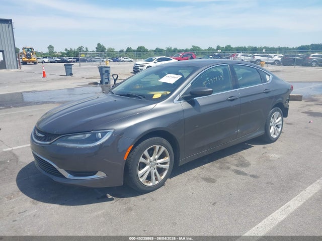 Chrysler 200 Limited 2015 1C3CCCAB0FN677071 Image 2