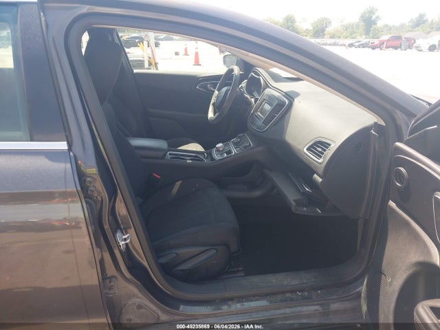 Chrysler 200 Limited 2015 1C3CCCAB0FN677071 Image 5