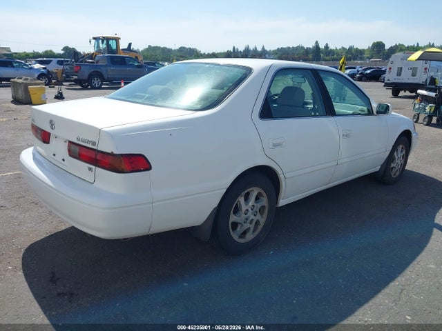45235901 :رقم المزاد ، JT2BF28K7X0233756 vin ، 1999 Toyota Camry Le V6 مزاد بيع