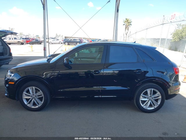 WA1BCCFS5HR009580 Audi Q3 2.0t Premium