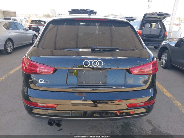 WA1BCCFS5HR009580 Audi Q3 2.0t Premium