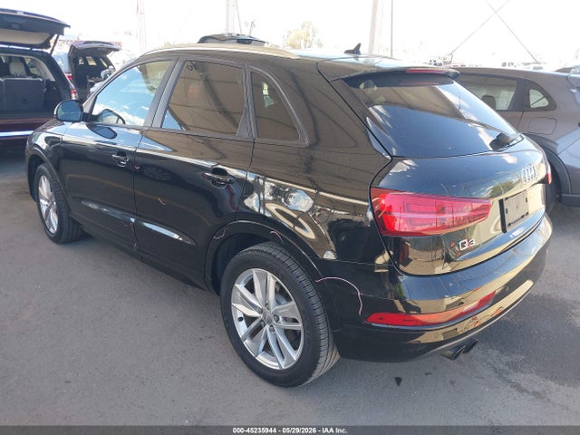 WA1BCCFS5HR009580 Audi Q3 2.0t Premium