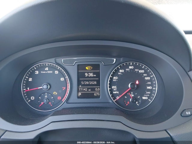 WA1BCCFS5HR009580 Audi Q3 2.0t Premium