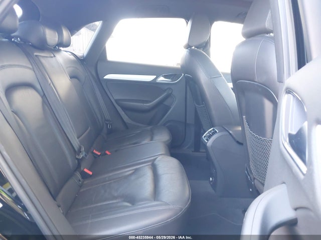 WA1BCCFS5HR009580 Audi Q3 2.0t Premium