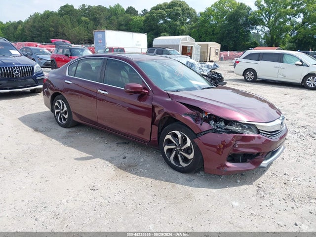 2016 1HGCR2F90GA104174 main image