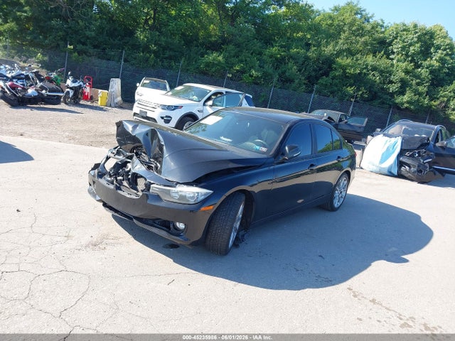 45235986 :رقم المزاد ، WBA3B1C58EK133179 vin ، 2014 Bmw 320i مزاد بيع