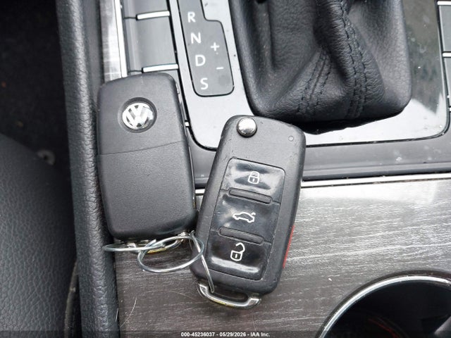 1VWBT7A39GC069311 Volkswagen Passat 1.8t Se
