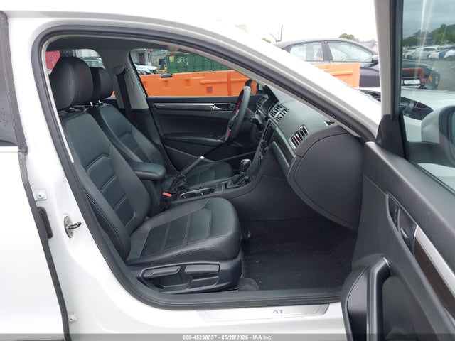 1VWBT7A39GC069311 Volkswagen Passat 1.8t Se