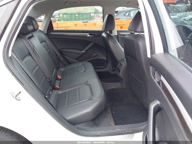 1VWBT7A39GC069311 Volkswagen Passat 1.8t Se