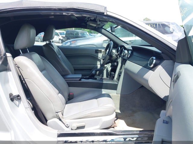 2005 Ford Mustang მანქანა იყიდება აუქციონზე, vin: 1ZVFT84N055216167, აუქციონის ნომერი: 45236073
