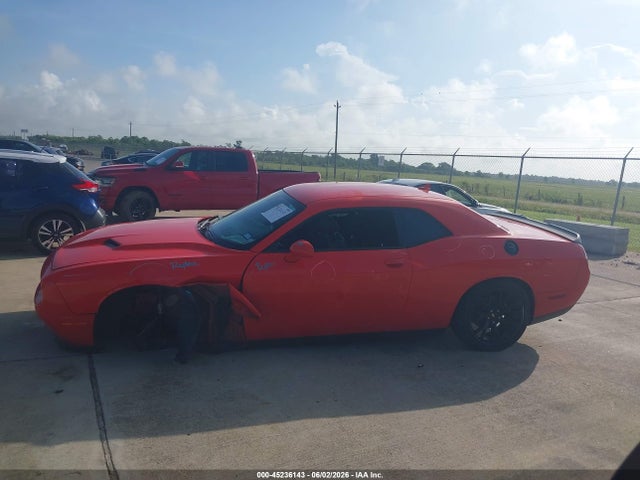 2C3CDZAG3JH334025 Dodge Challenger Sxt Plus
