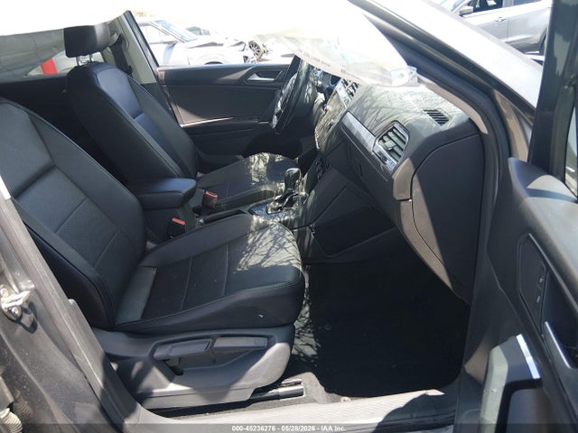 3VV3B7AX8JM133813 Volkswagen Tiguan 2.0t Se/2.0t Sel
