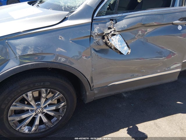 3VV3B7AX8JM133813 Volkswagen Tiguan 2.0t Se/2.0t Sel