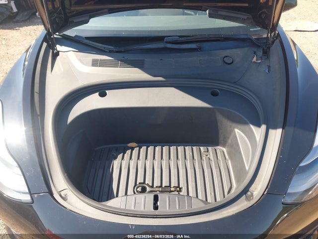 45236294 :رقم المزاد ، 5YJ3E1EB8NF189813 vin ، 2022 Tesla Model 3 Long Range Dual Motor All-wheel Drive مزاد بيع