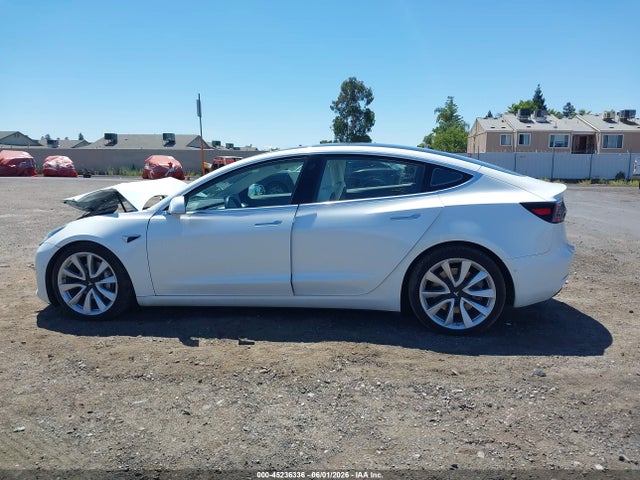 Tesla Model 3 Long Range/mid Range 2018 5YJ3E1EA5JF169701 Image 14