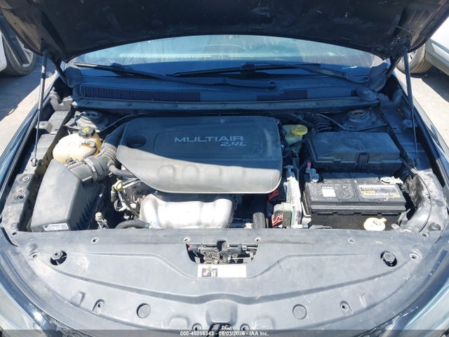45236343 :رقم المزاد ، 1C3CCCBB2FN749709 vin ، 2015 Chrysler 200 S مزاد بيع