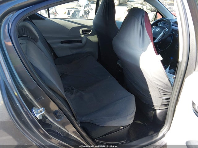 Toyota Prius C Three 2014 JTDKDTB39E1563622 Image 8