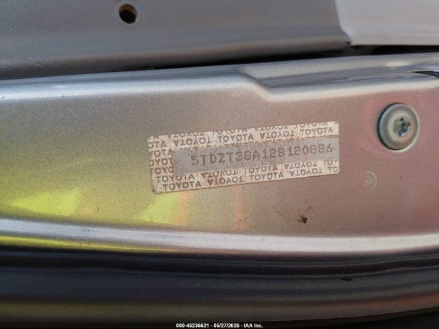 Продаж на аукціоні авто 2002 Toyota Sequoia Limited V8, vin: 5TDZT38A12S120886, номер лоту: 45236621