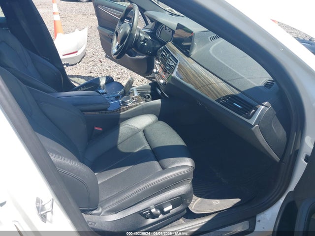 2018 Bmw 530i Xdrive მანქანა იყიდება აუქციონზე, vin: WBAJA7C50JWA73241, აუქციონის ნომერი: 45236624
