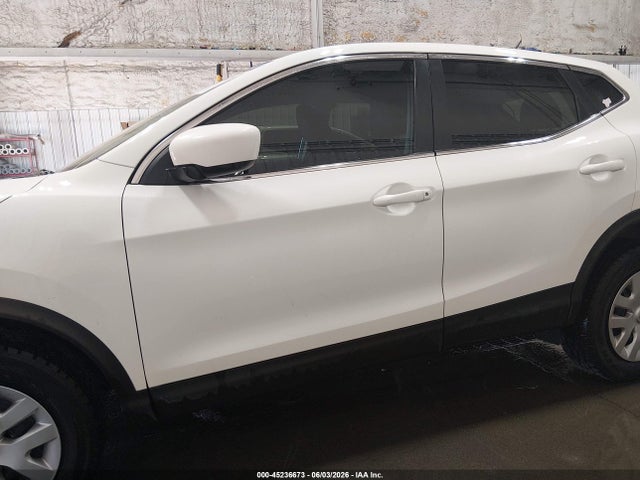 Продаж на аукціоні авто 2018 Nissan Rogue Sport S, vin: JN1BJ1CR7JW257454, номер лоту: 45236673