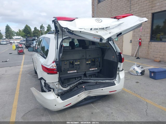 2017 Toyota Sienna Xle Premium 7 Passenger მანქანა იყიდება აუქციონზე, vin: 5TDDZ3DC5HS154144, აუქციონის ნომერი: 45236681