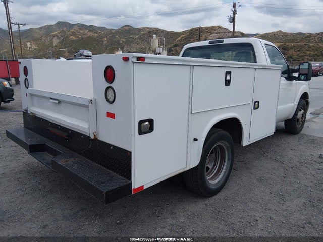 Ford F-350 Chassis Xl 2016 1FDRF3G69GEC86666 Image 4