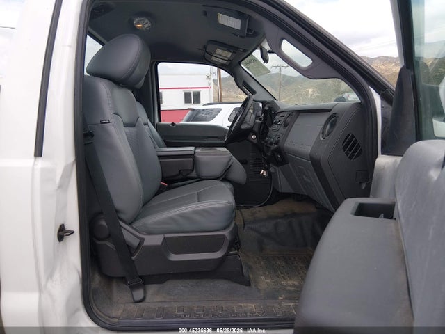 Ford F-350 Chassis Xl 2016 1FDRF3G69GEC86666 Image 5