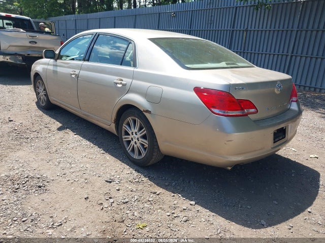 2005 Toyota Avalon Limited მანქანა იყიდება აუქციონზე, vin: 4T1BK36B55U001945, აუქციონის ნომერი: 45236802
