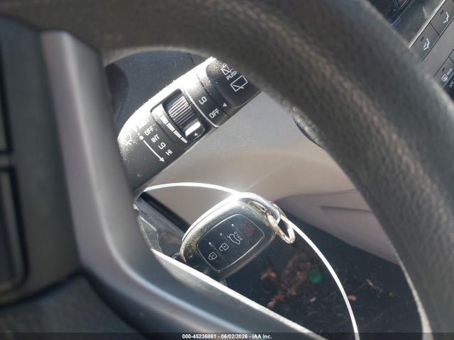 Продажа на аукционе авто 2018 Hyundai Tucson Se, vin: KM8J2CA48JU792003, номер лота: 45236861