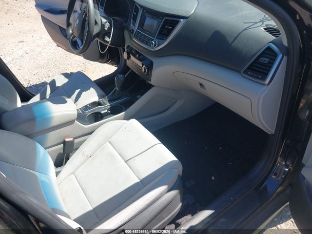 Продажа на аукционе авто 2018 Hyundai Tucson Se, vin: KM8J2CA48JU792003, номер лота: 45236861