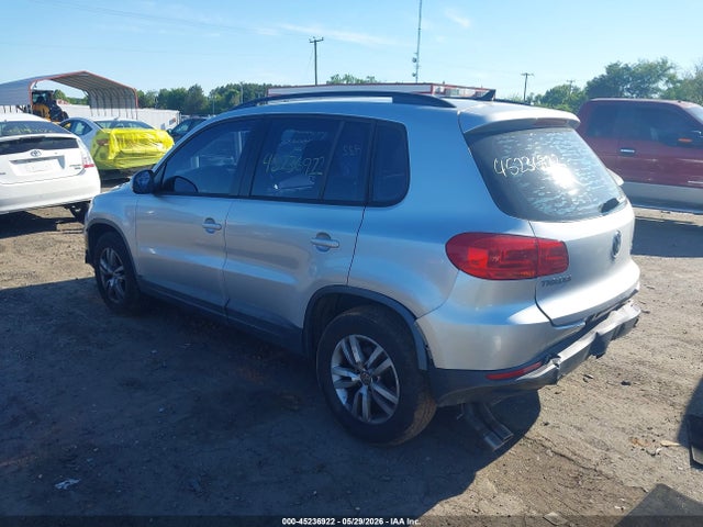 2015 Volkswagen Tiguan S მანქანა იყიდება აუქციონზე, vin: WVGAV7AX6FW611890, აუქციონის ნომერი: 45236922