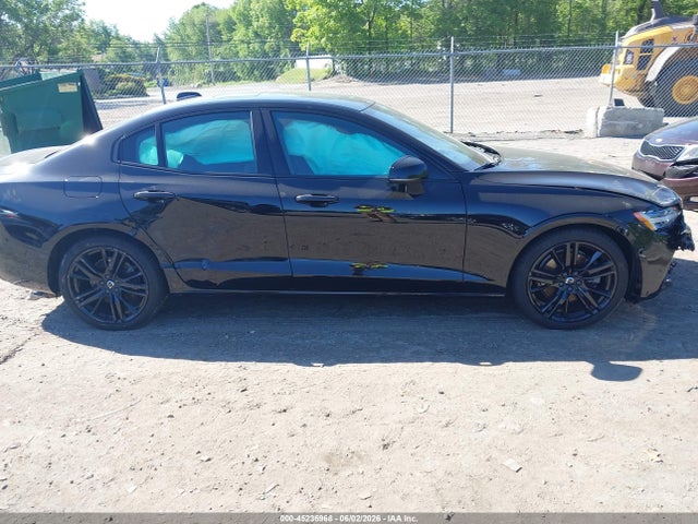 45236968 :رقم المزاد ، 7JRL12TH8RG288539 vin ، 2024 Volvo S60 B5 Plus Black Edition مزاد بيع