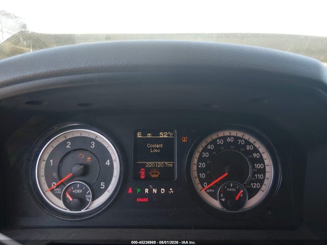 45236969 :رقم المزاد ، 3C6UR5CL2HG732557 vin ، 2017 Ram 2500 Tradesman  4x4 6'4 Box مزاد بيع