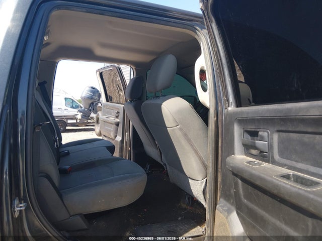 45236969 :رقم المزاد ، 3C6UR5CL2HG732557 vin ، 2017 Ram 2500 Tradesman  4x4 6'4 Box مزاد بيع