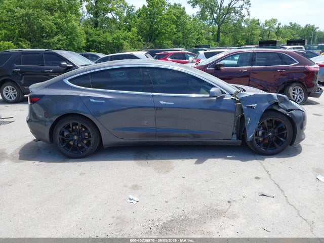 2018 Tesla Model 3 Long Range/performance მანქანა იყიდება აუქციონზე, vin: 5YJ3E1EB0JF185295, აუქციონის ნომერი: 45236970