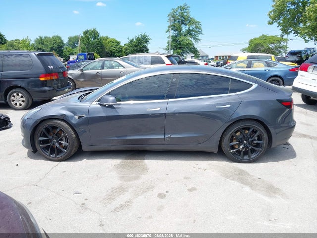 2018 Tesla Model 3 Long Range/performance მანქანა იყიდება აუქციონზე, vin: 5YJ3E1EB0JF185295, აუქციონის ნომერი: 45236970