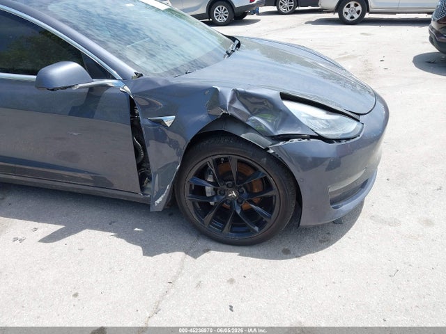 2018 Tesla Model 3 Long Range/performance მანქანა იყიდება აუქციონზე, vin: 5YJ3E1EB0JF185295, აუქციონის ნომერი: 45236970